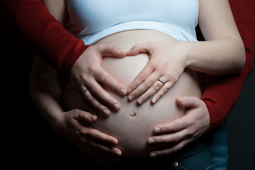 Schwangerschaftsbilder-Schwangerschaftsfotos-Schwangerschaft-Fotoshooting-Babybauch-Kulmbach-Hof-Weiden-Würzburg-Fotograf-Fotostudio
