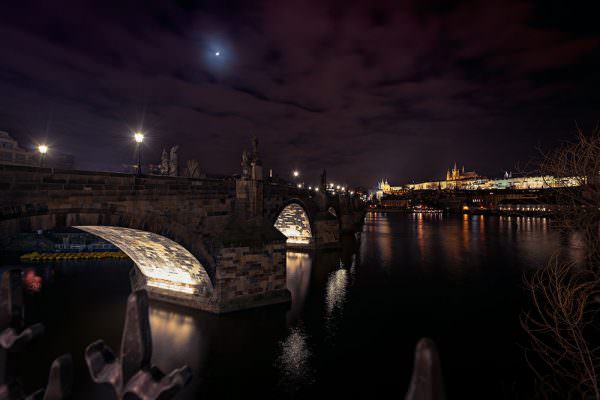 Prag-Tschechische-Republik-Prague-Karlsbrücke-Karlsbruecke-Sehenswürdigkeiten-Panorama-Fotokurs-City-Sights-Nachtaufnahme-Night-Burg-Dom-Kirche-Moldaujpg