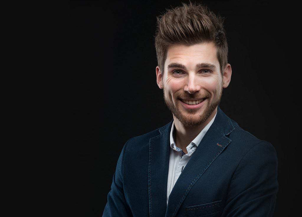 businessbilder-bewerbungsfoto-bewerbungsbild-fotograf-fotostudio-bayreuth-bamberg-coburg-kronach-pegnitz %Fotograf Max Hörath Design % 7