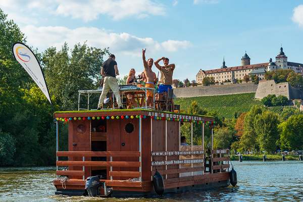 Aigs-bootsverleih-hausboot-ferienspaß-würzburg-chillen-spaß-einfach-werbefotografie-werbefotografie-frankfort-max-hoerath-design-bootsverleih