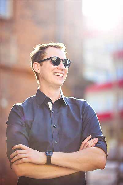 kreative-bewerbungsbilder-businessbilder-business-xing-linkedin-fotograf-fotostudio-max-hoerath-kulmbach-bayreuth-bamberg-bewerbungsfoto Max Hörath Design