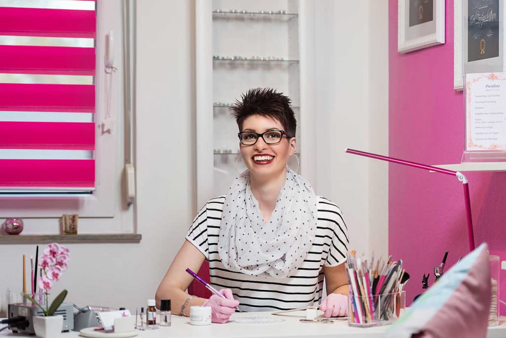 nails4you-bayreuth-marina-büttner-imagebilder-imagefotos-fotoshooting-firmenfotos-nagelstudio-businessfotos-key-visuals-kampagnenfoto-fotostrecke Imagebilder vom Fotograf Max Hörath