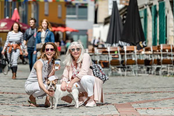 Shopping und Tourismus festgehalten in aussagekräftigen Imagebildern