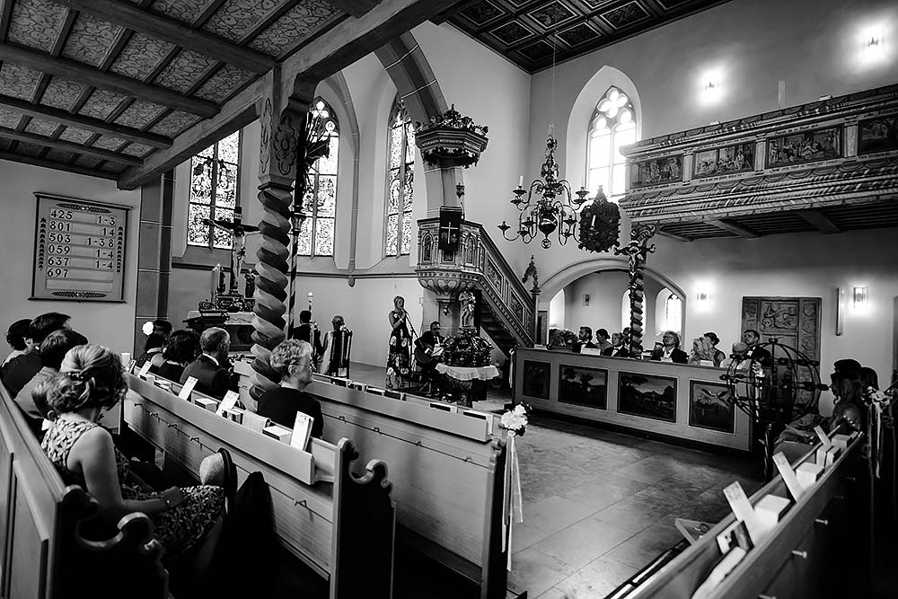 Kirchliche Trauung in der st. jakobi kirche in küps