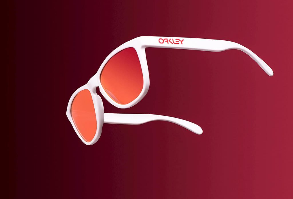 Oakley-weiss-sonnenbrille-brille-glasses-sunsglas-produktfotograf-produktfotografie-tabletop-fotograf-fotostudio-kulmbach-bayreuth-bamberg-coburg-nürnberg Produktfotograf Max Hörath Design