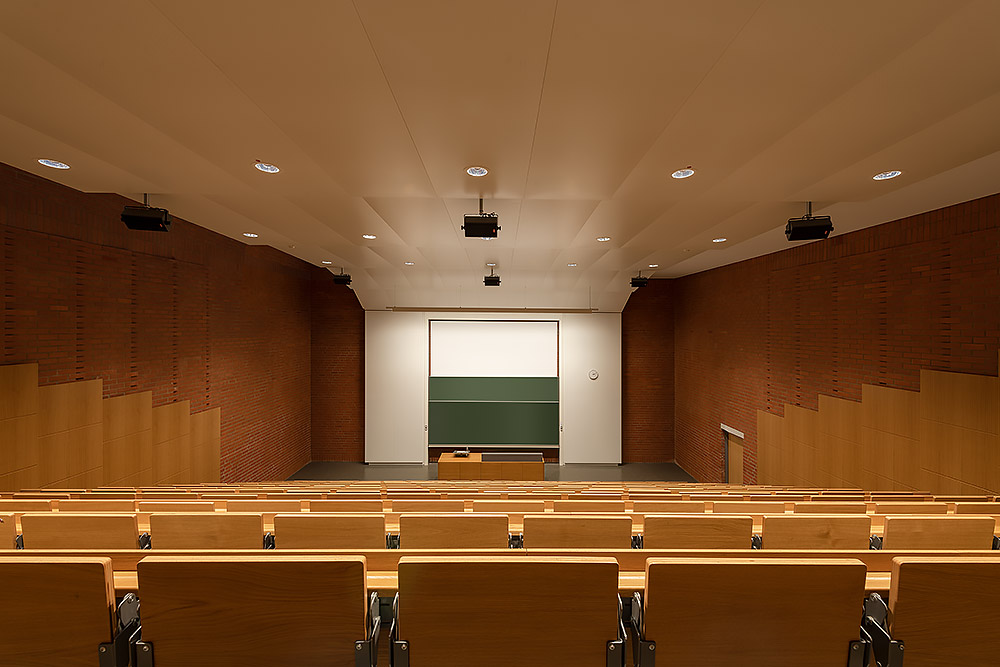 Architekturfotograf an der Universität Bayreuth - Max Hörath Design