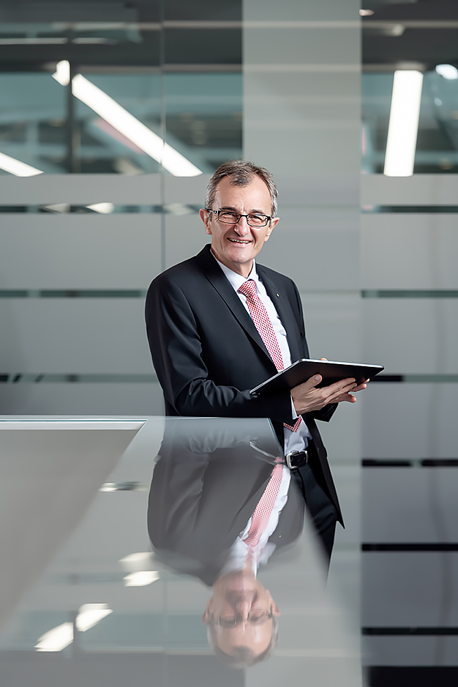 Werbefotograf Max Hörath Vorstand Harry Weiß