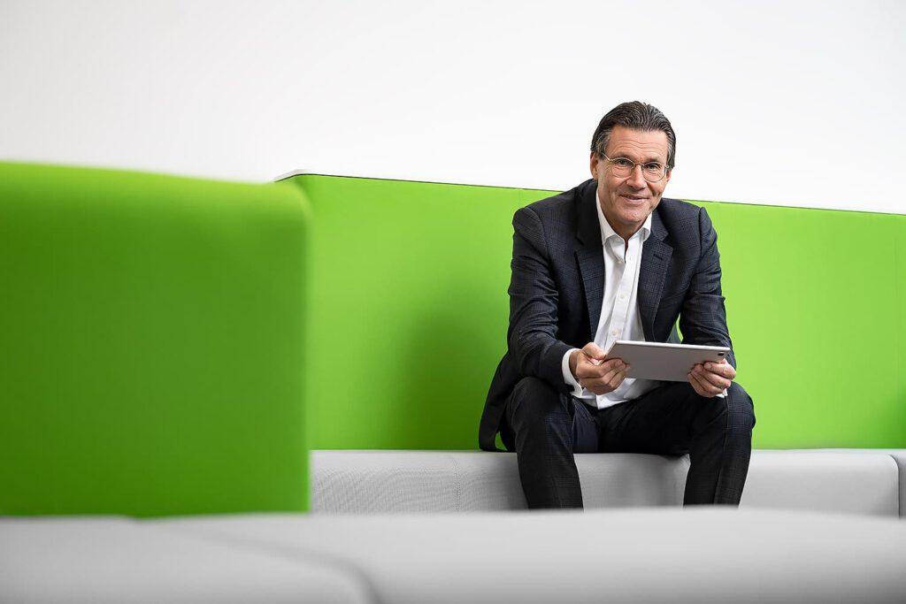 fotograf-werbung-mitarbeiterfotos-bayreuth-bamberg Moderne Businessbilder von Max Hörath Design