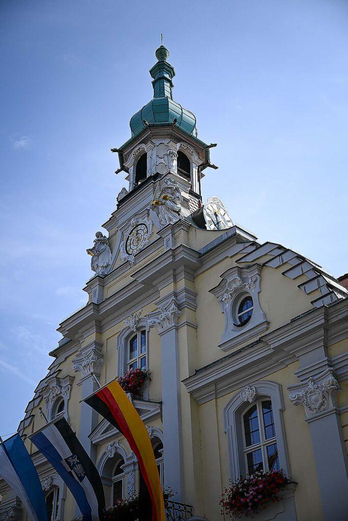 historisches-rathaus-kulmbach-standesamt hochzeit in kulmbach - standesamtliche trauung im rathaus kulmbach - max hoerath design